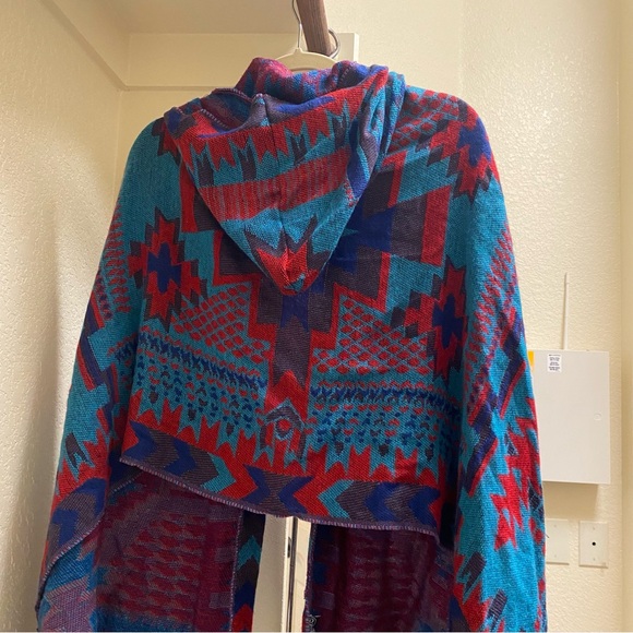 One size multi colored poncho with hood - Picture 3 of 3